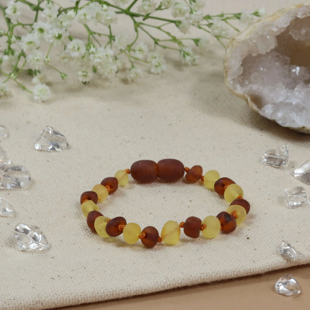 Barnsteen armband baby/peuter cognac - lemon unpolished