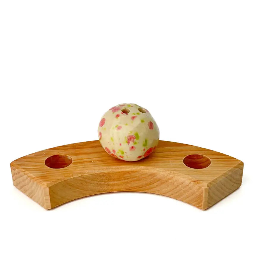 Bolvaasje wit met roze en groen steker