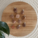 baby-natura-perzik-maansteen-edelsteen-hanger